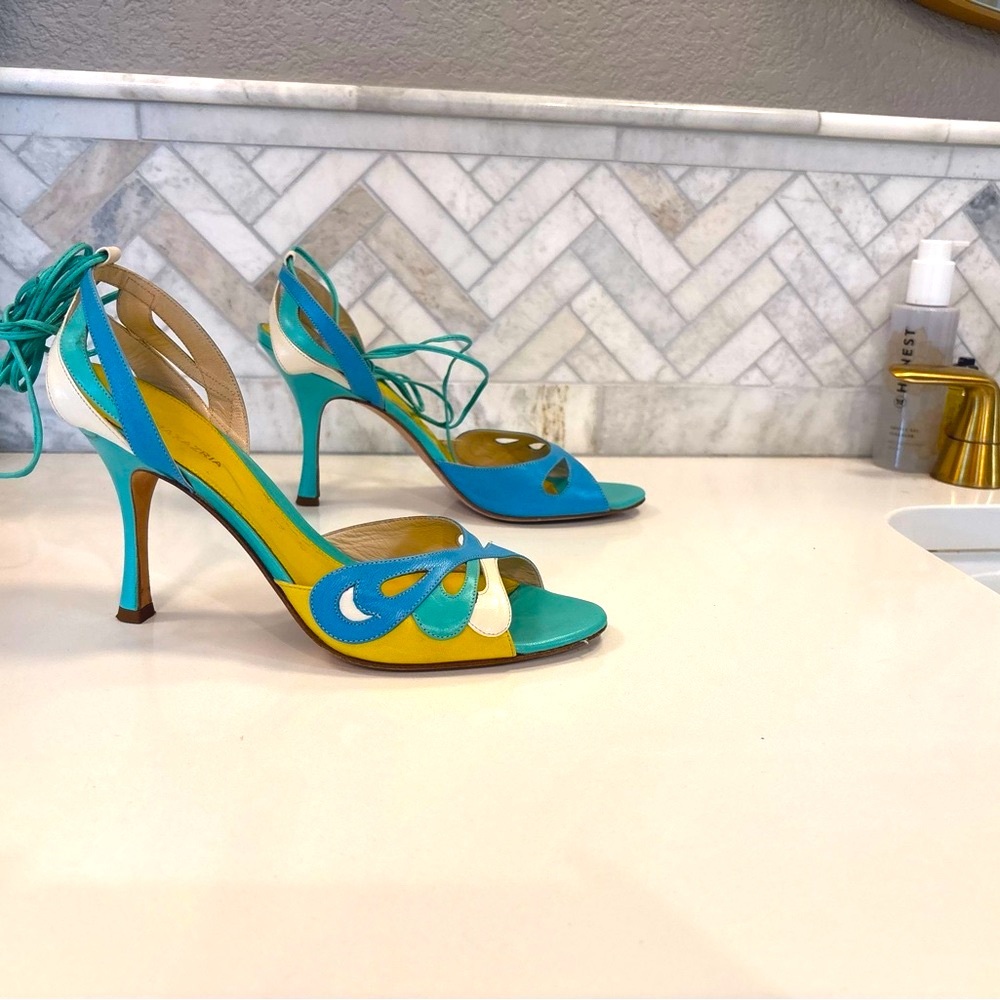 ✨BCBGMaxAzria Leather cutout/peep toe Turquoise Yellow and White Heels/ sandals